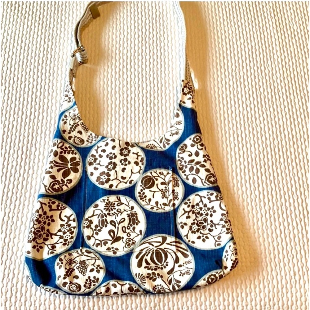 Handmade cross body fabric bag, reversible, adjustable strap, lined, blue/white